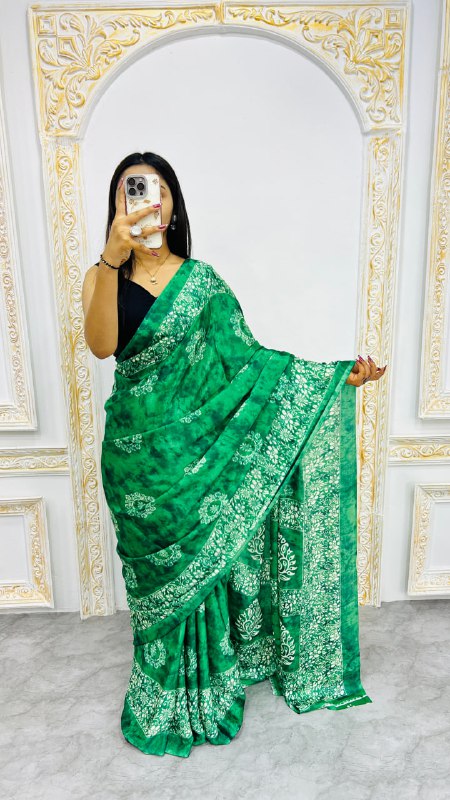 Green Print Border With Rich Pallu With Contrast Blouse Saree