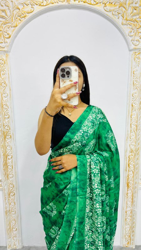 Green Print Border With Rich Pallu With Contrast Blouse Saree