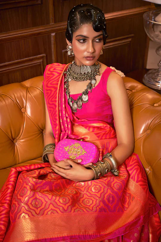Stylish Pink Colour Handloom Zari Weaving Saree