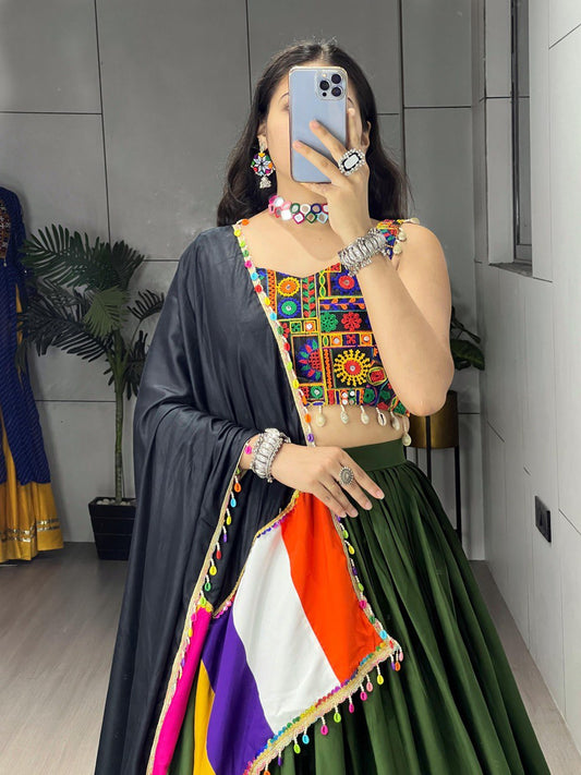 Mehendi Green Pure Rayon Cotton Navratri Lehenga – Real Mirror Work with Traditional Gamthi Design Patta Border